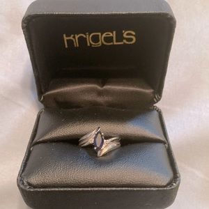Blue sapphire ring - marquise cut - small diamonds